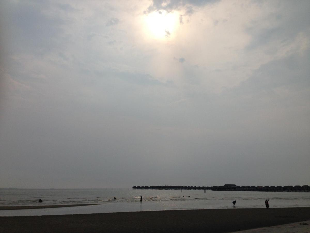 Holiday Home Bagan Lalang 5 Aircon Kampong Bagan Lalang Zewnętrze zdjęcie